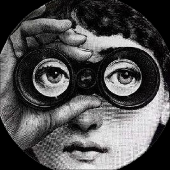 susies_eye